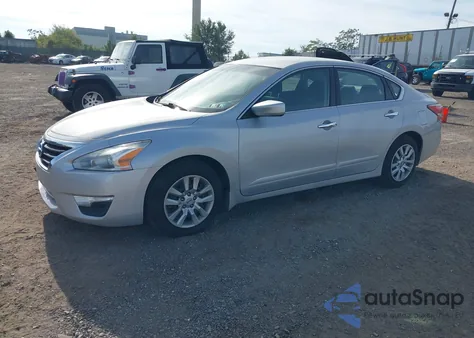 2015 Nissan Altima 2.5 S z USA, uszkodzony, nr VIN 1N4AL3AP2FN395793